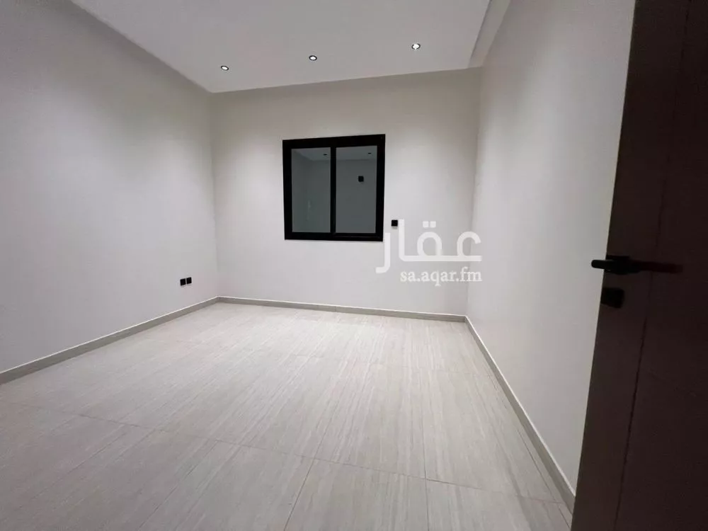5 bedroom villa in Dhahrat Laban 13