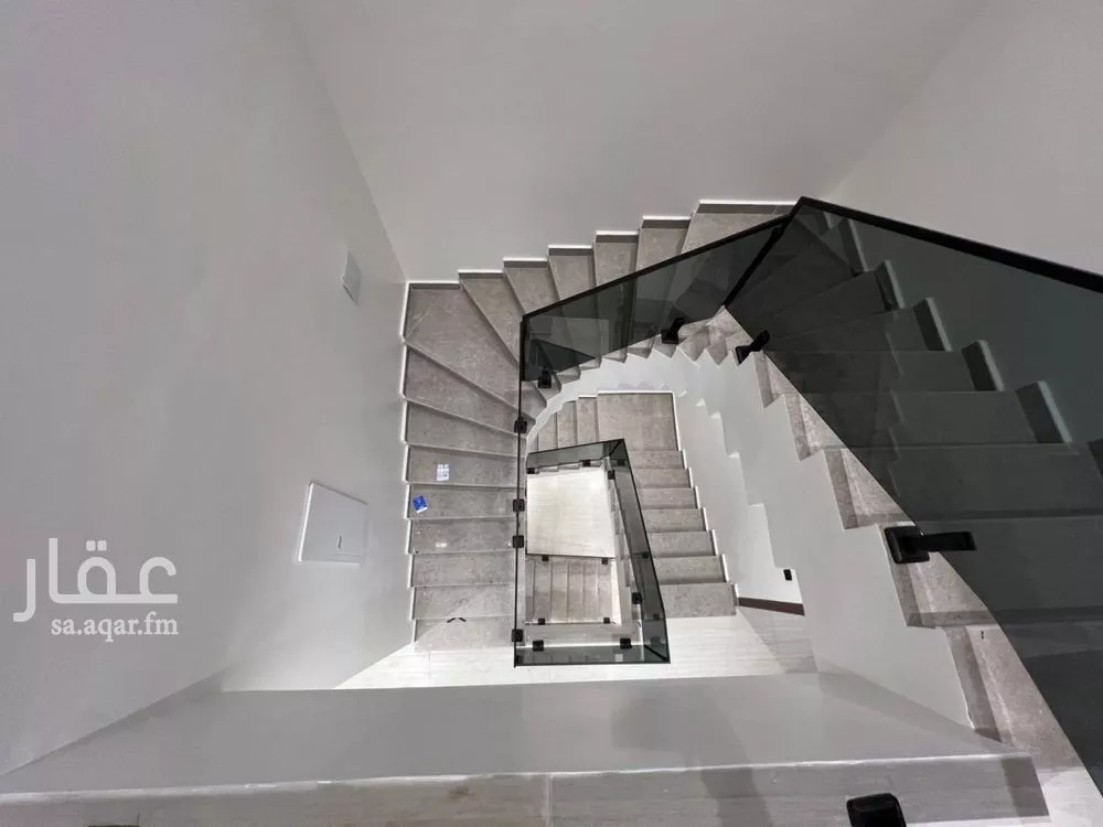5 bedroom villa in Dhahrat Laban 18