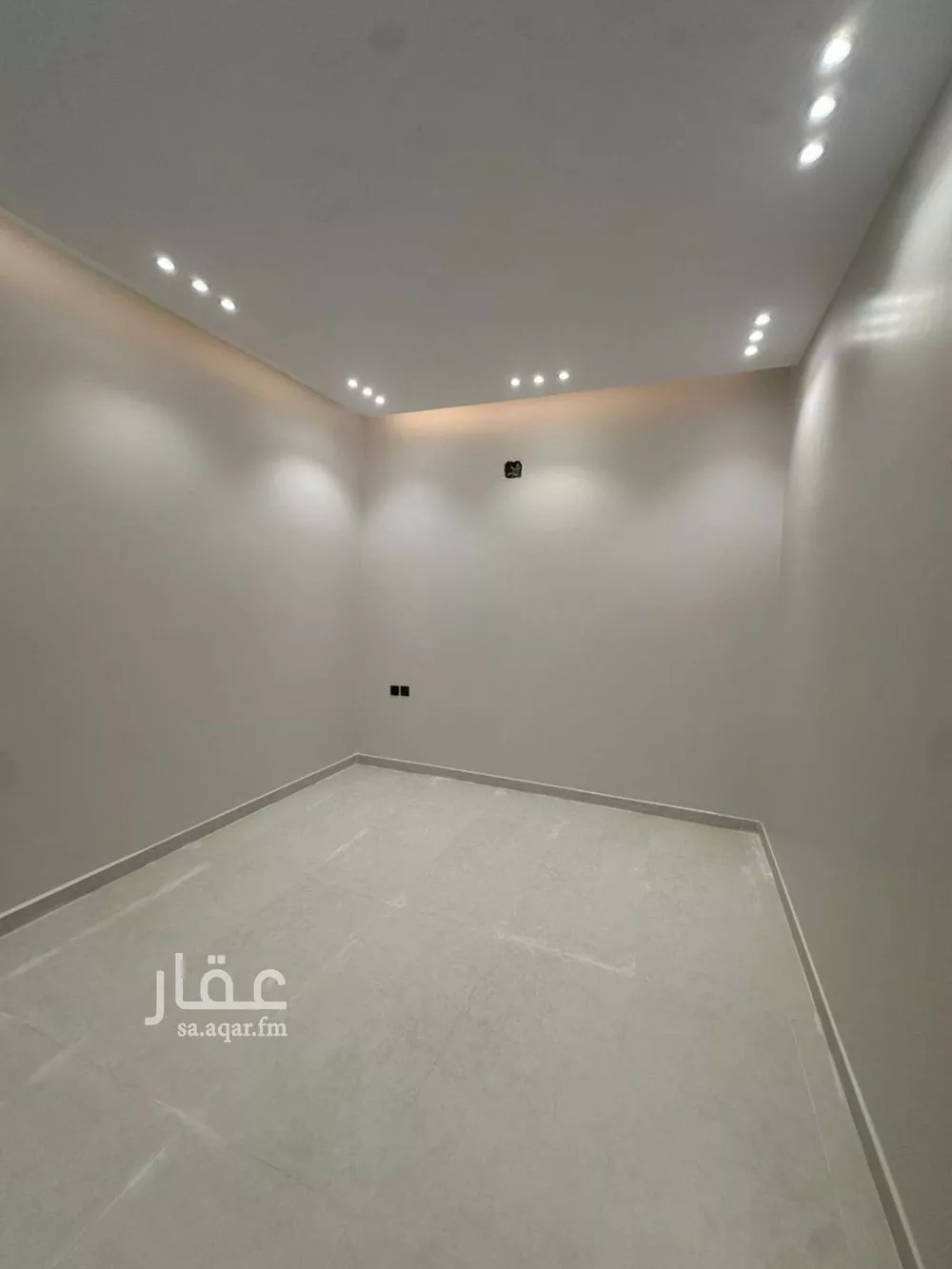 فيلا 4 غرف في طويق 18