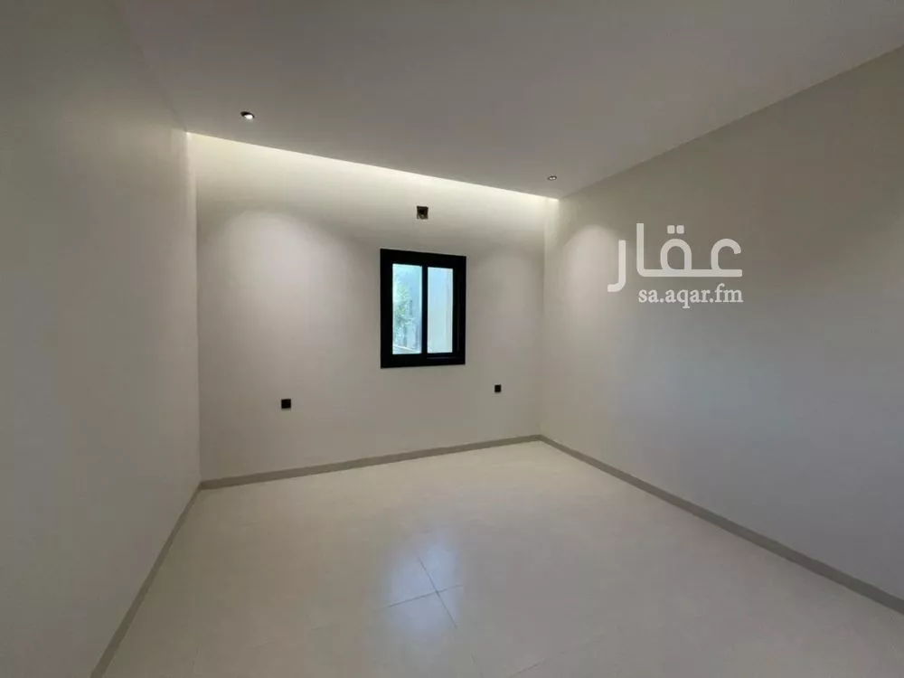 فيلا 5 غرف في العارض 11