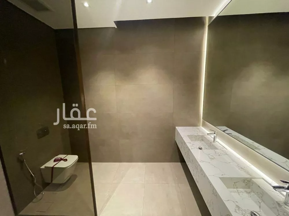 فيلا 5 غرف في العارض 9