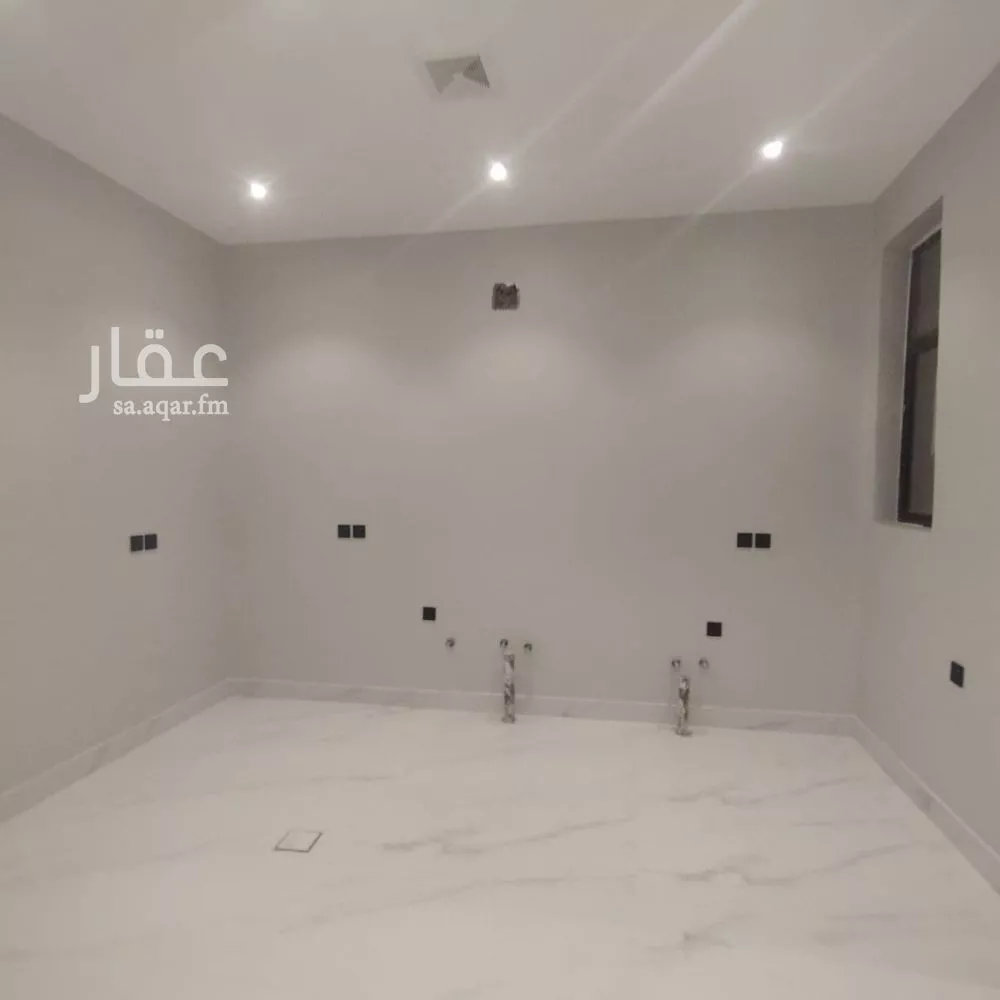 فيلا 7 غرف في عكاظ 11