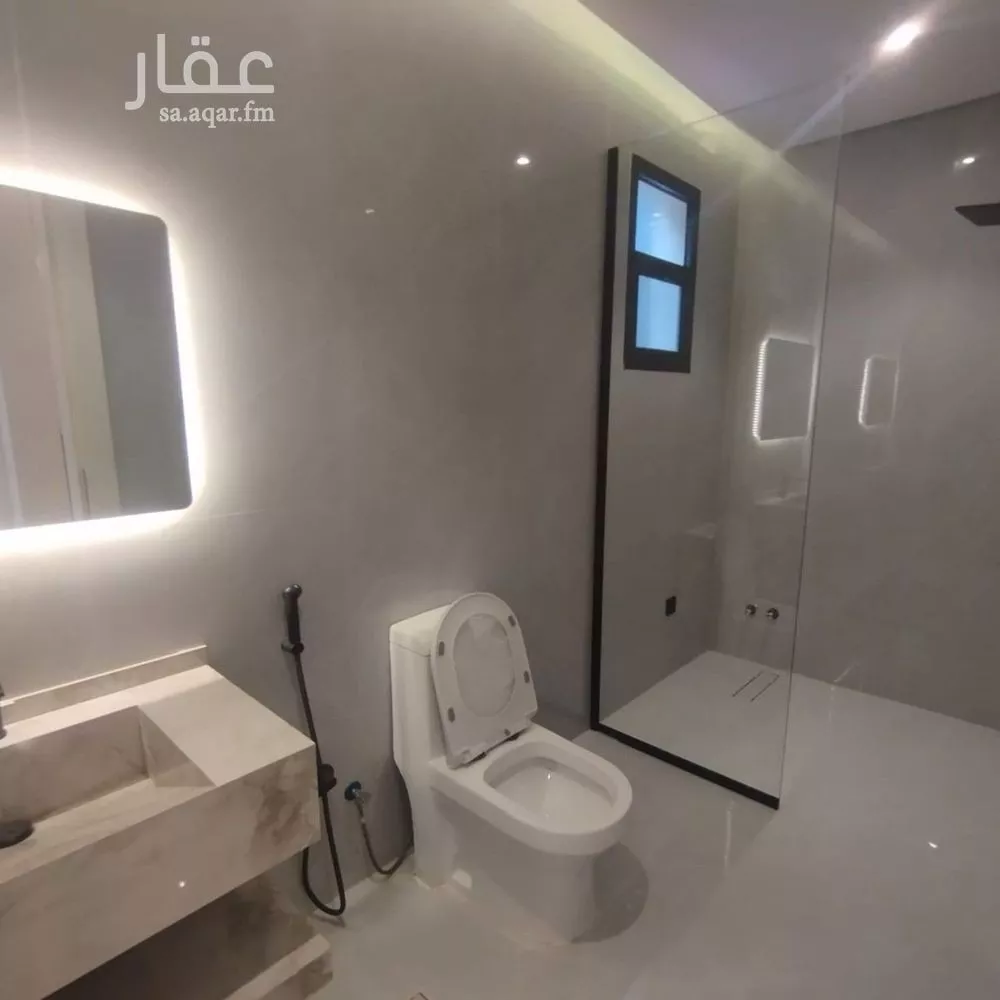فيلا 7 غرف في عكاظ 8