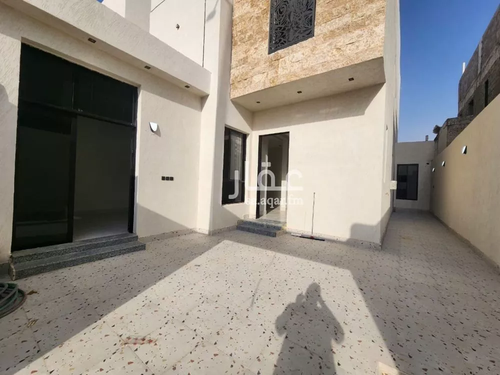 7 bedroom villa in Dirab 4
