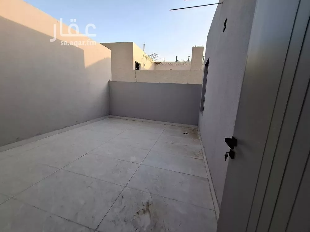 فيلا 5 غرف في بدر 11