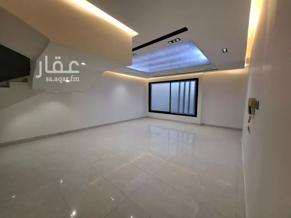 فيلا 5 غرف في بدر 18