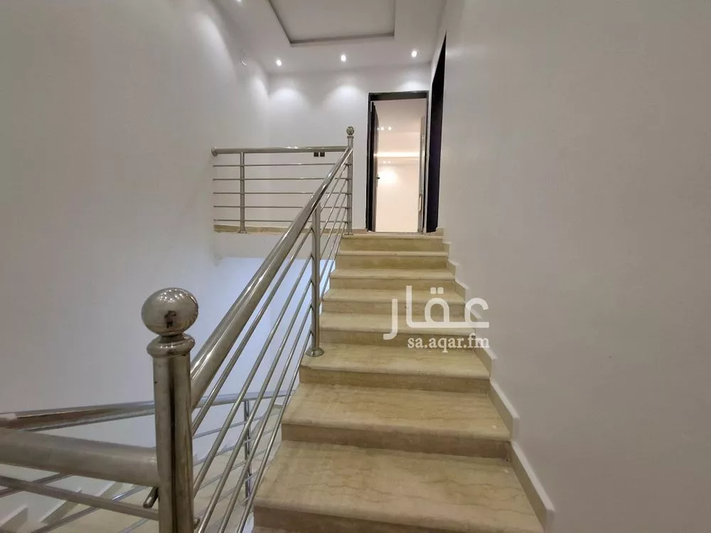 فيلا 5 غرف في بدر 7