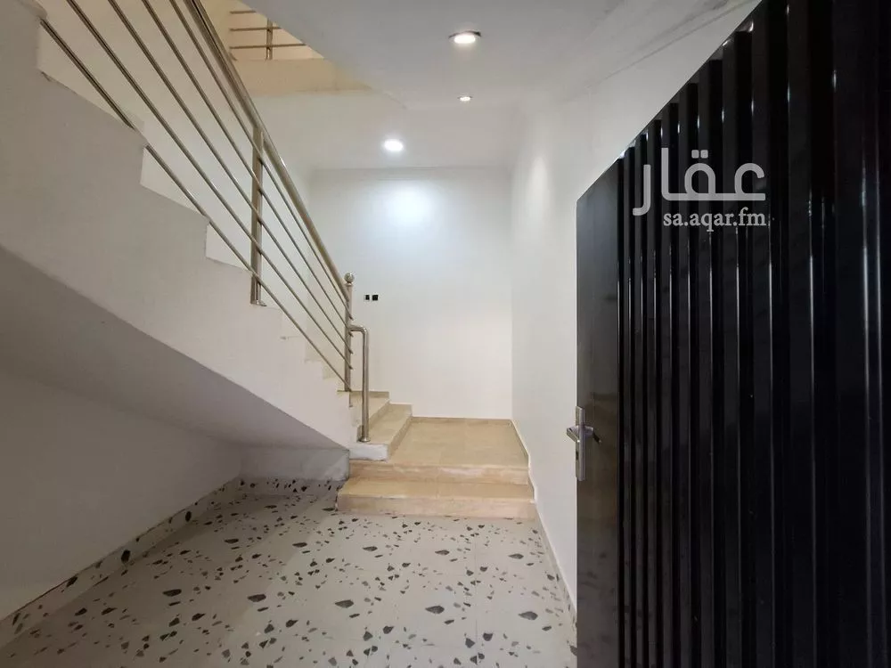 فيلا 5 غرف في بدر 8