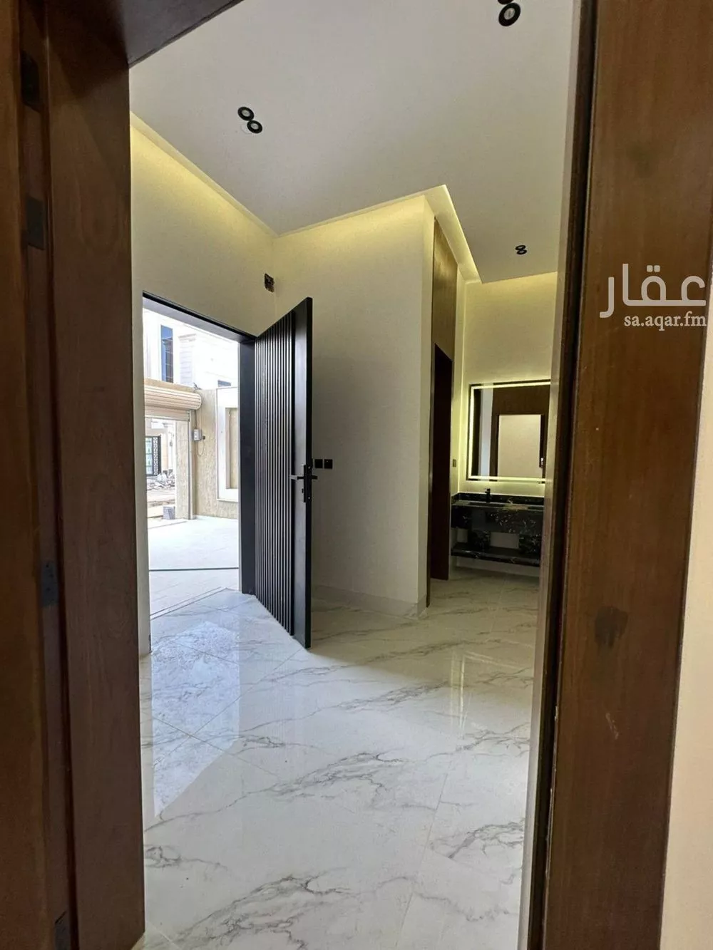 فيلا 7 غرف في الجنادرية 9