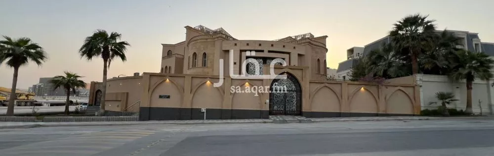 فيلا 8 غرف في الملقا 5