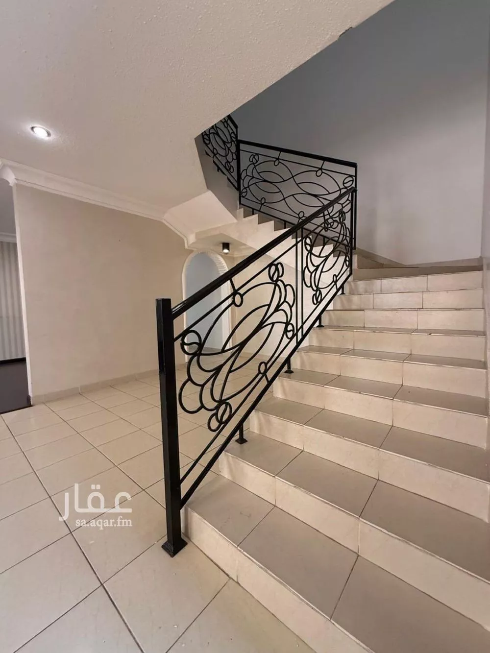 4 bedroom villa in Al Rabwa 12
