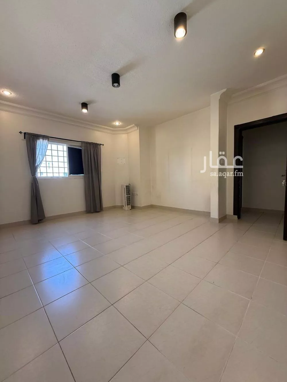 4 bedroom villa in Al Rabwa 15