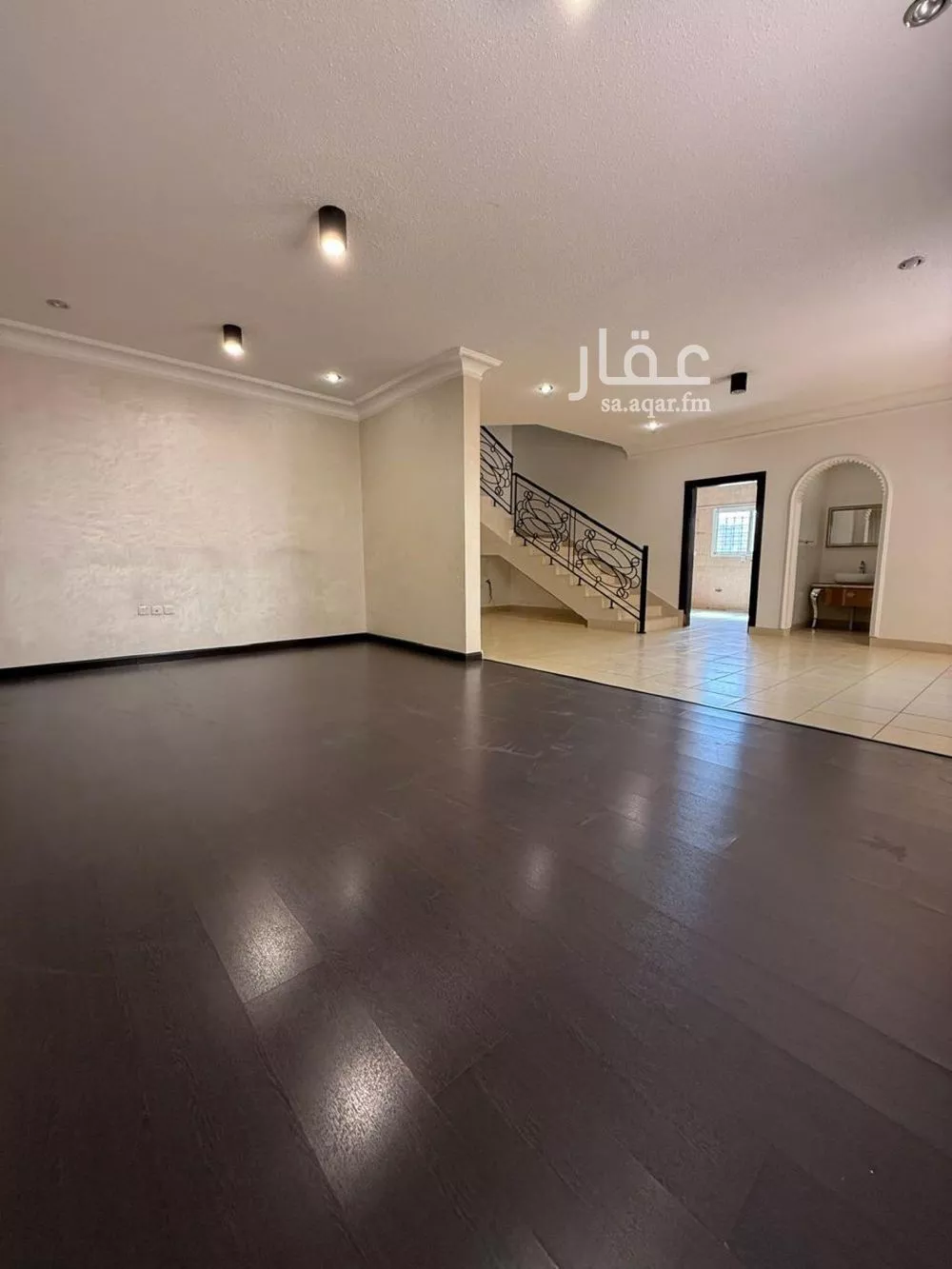 4 bedroom villa in Al Rabwa 8