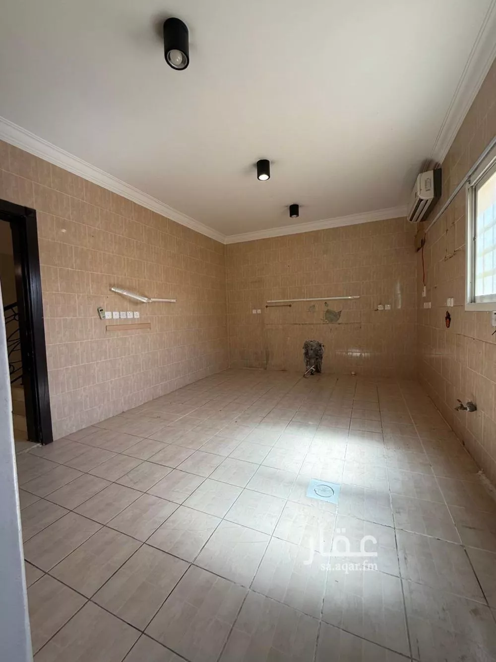 4 bedroom villa in Al Rabwa 10