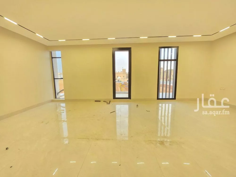 6 bedroom villa in Al Maizilah 18