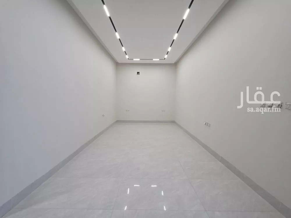 6 bedroom villa in Al Maizilah 8