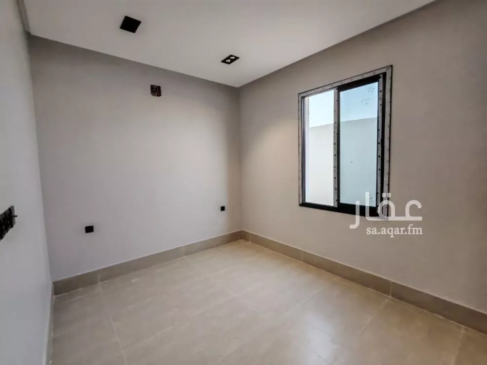 فيلا 5 غرف في عكاظ 12