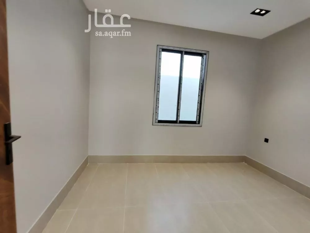 فيلا 5 غرف في عكاظ 15