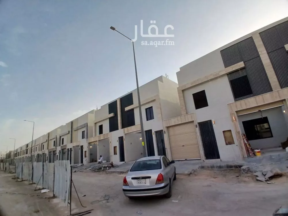 فيلا 5 غرف في عكاظ 16
