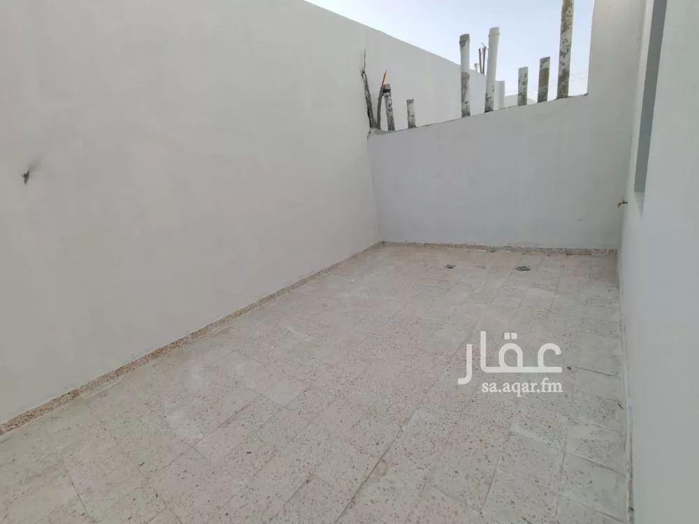 فيلا 5 غرف في عكاظ 18