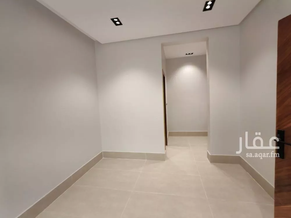 فيلا 5 غرف في عكاظ 22