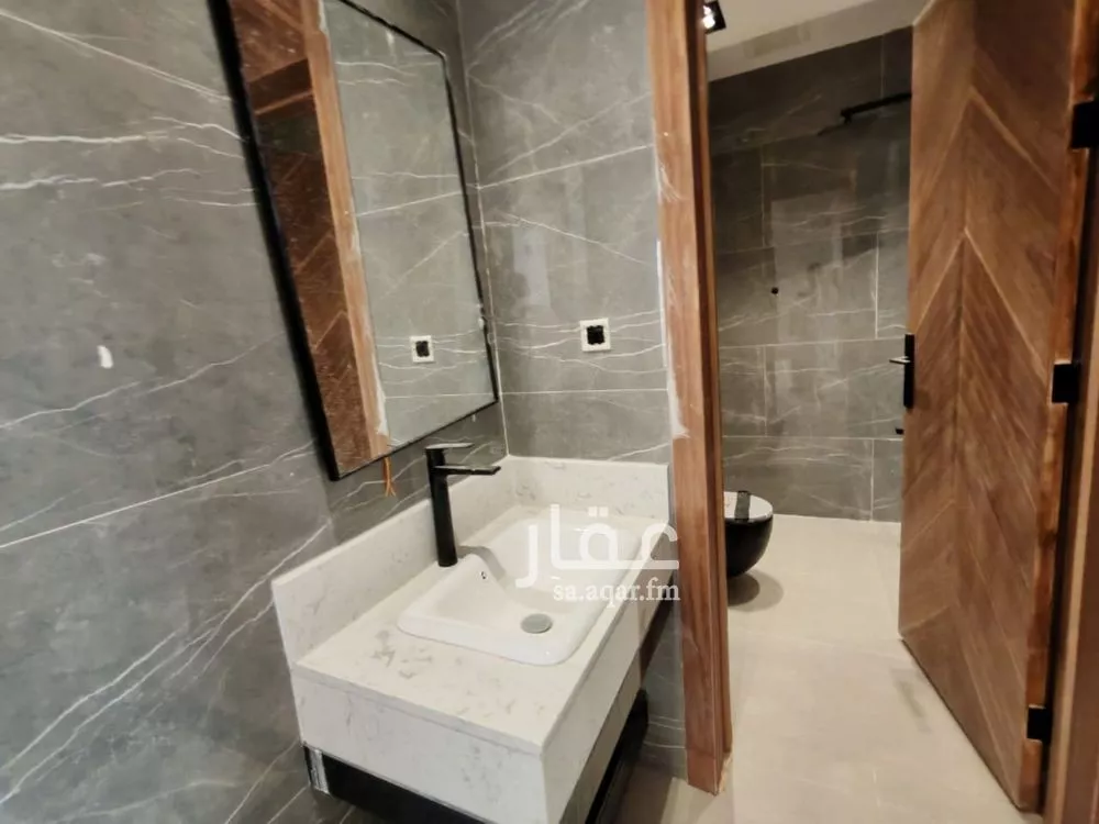 فيلا 5 غرف في عكاظ 6