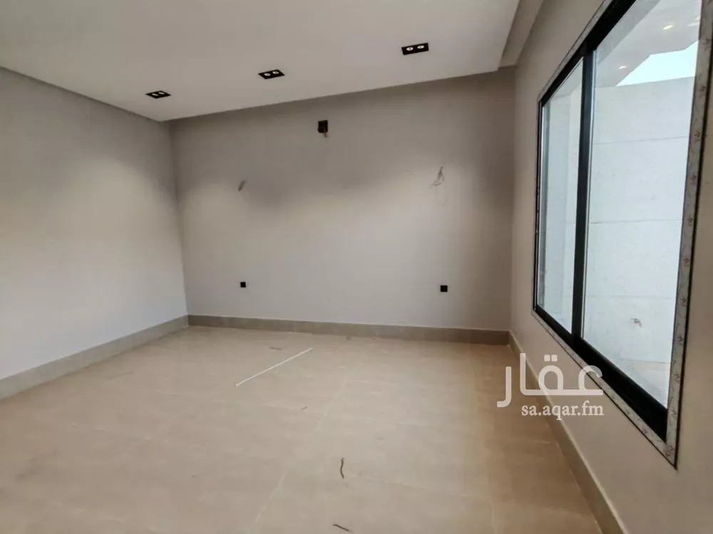 فيلا 5 غرف في عكاظ 8