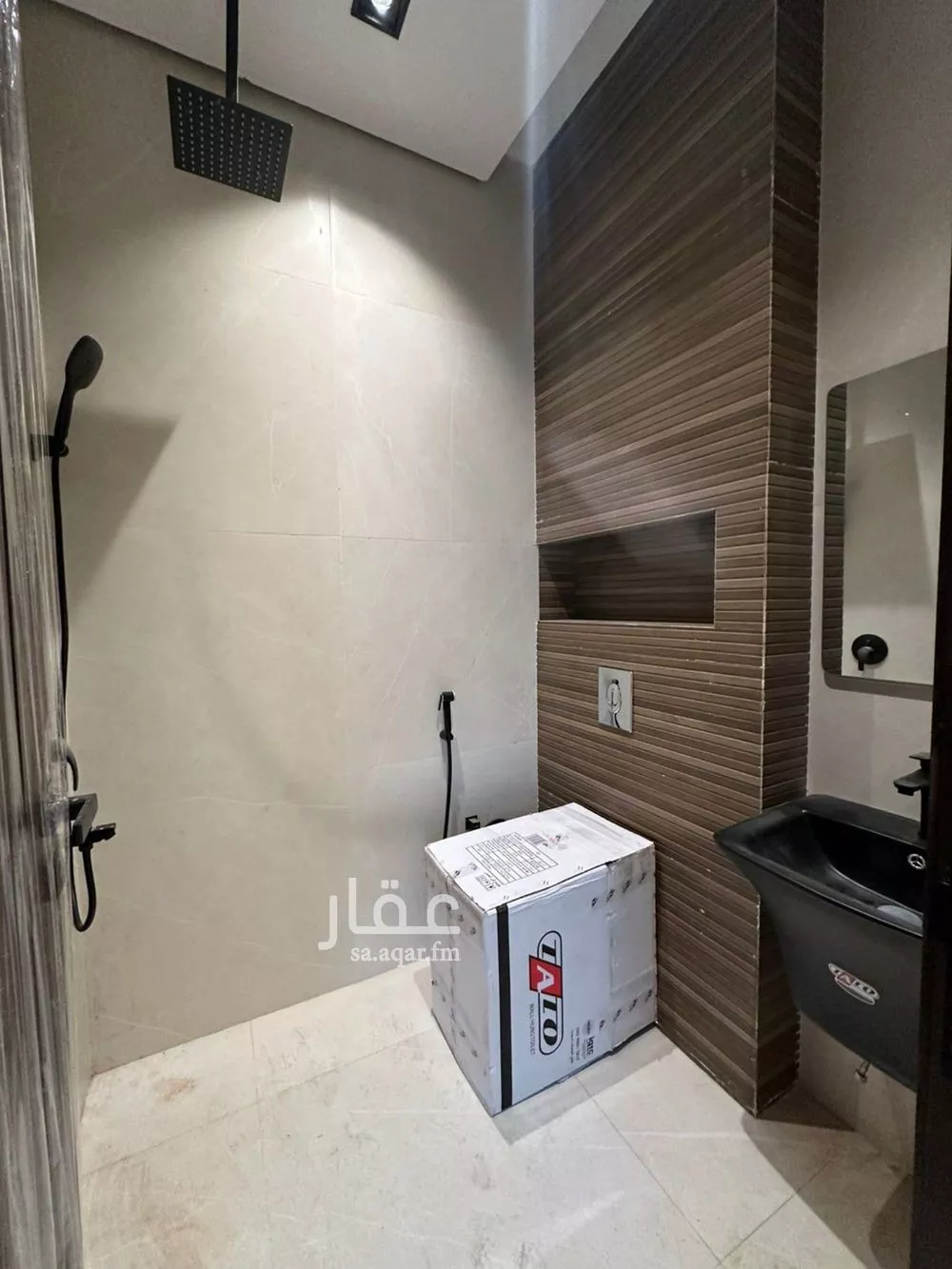 4 bedroom villa in Al Narjis 18