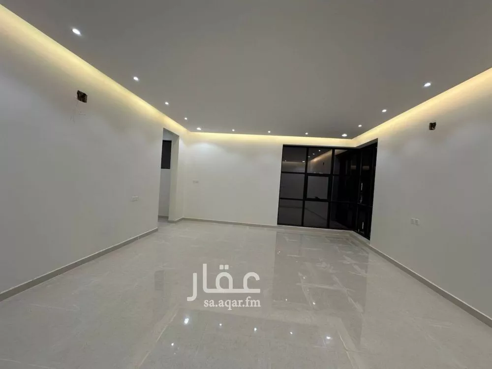 فيلا 5 غرف في الشرق 7