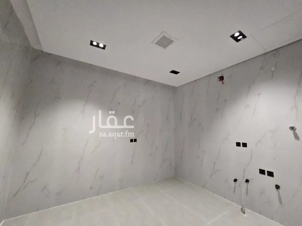 5 bedroom villa in Okaz 12