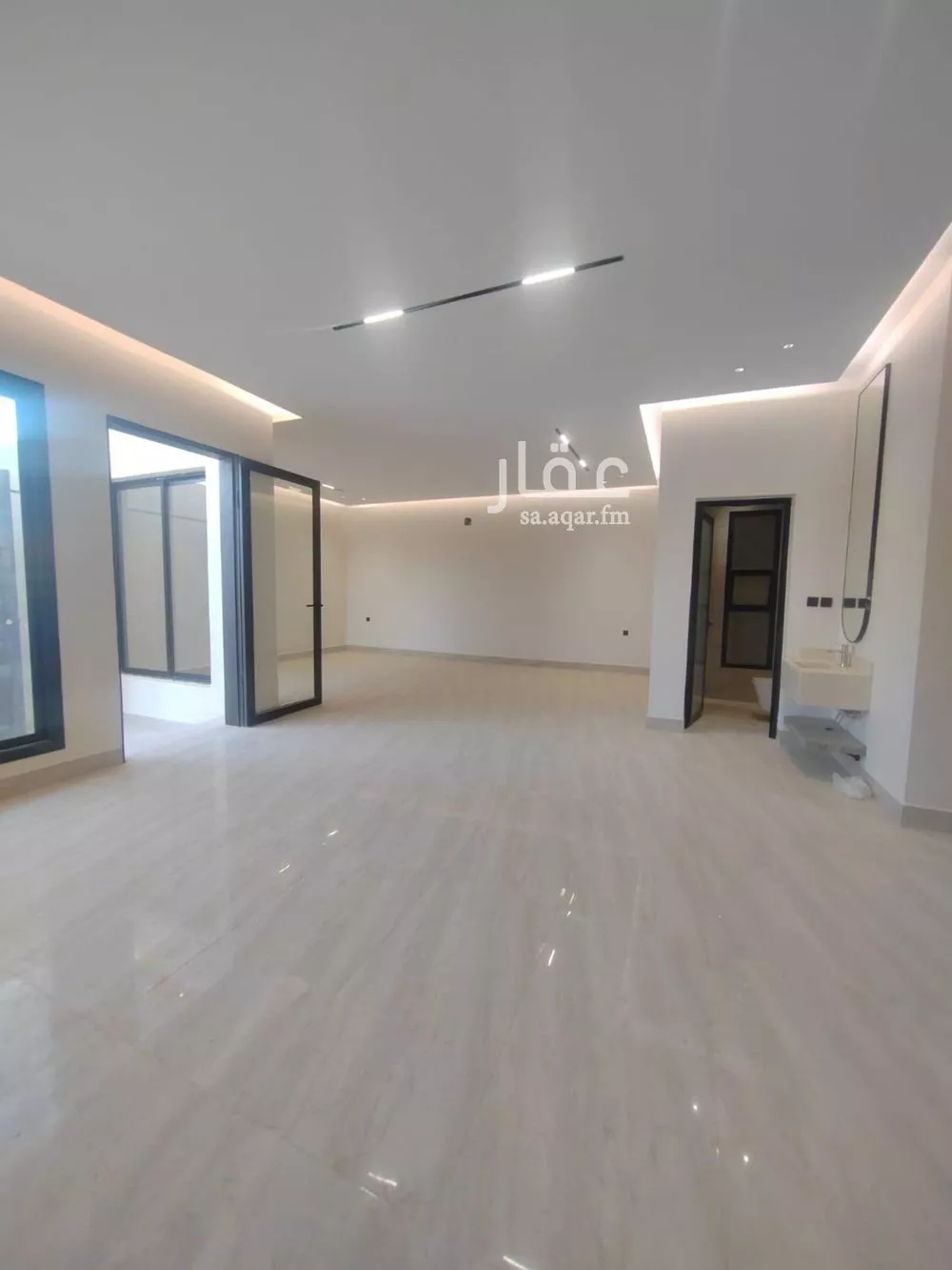 6 bedroom villa in Dirab 7