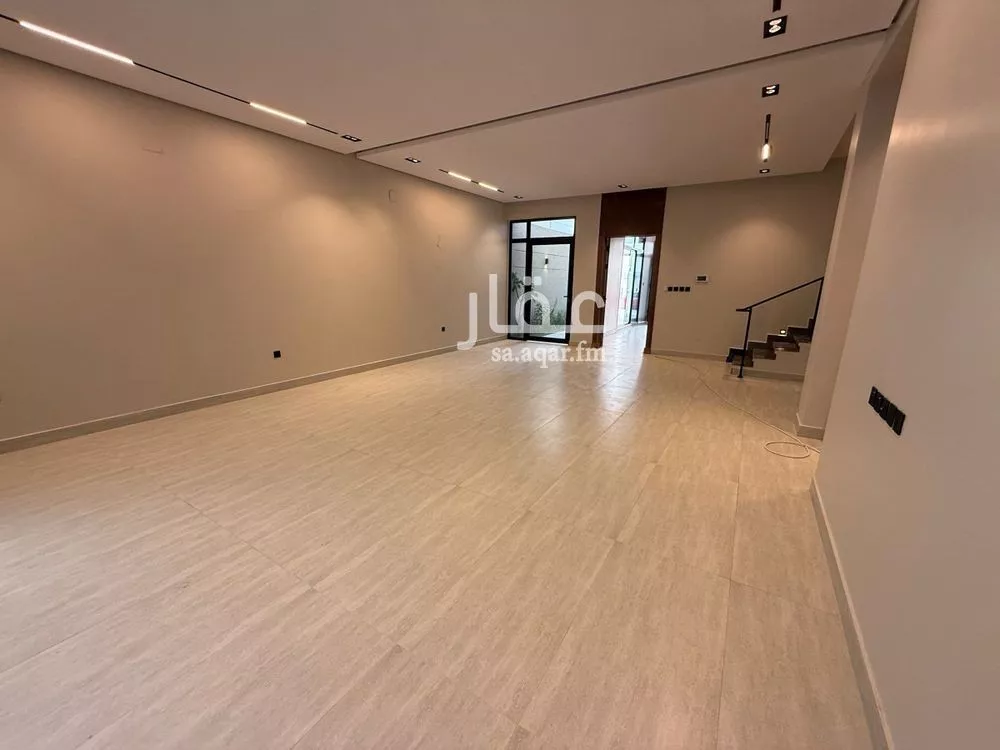 5 bedroom villa in Al Rimal 4