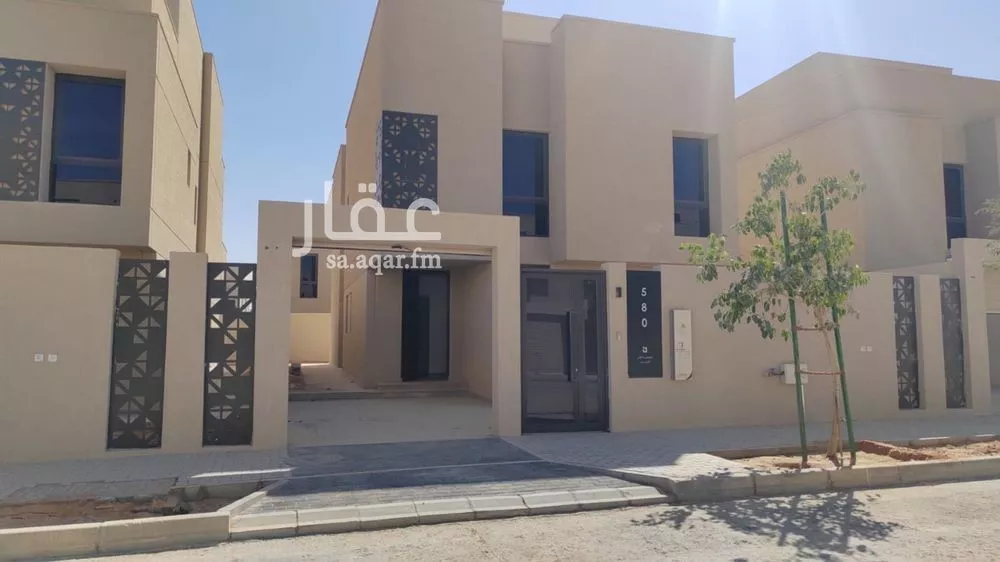 8 bedroom villa in Al Rimal 4