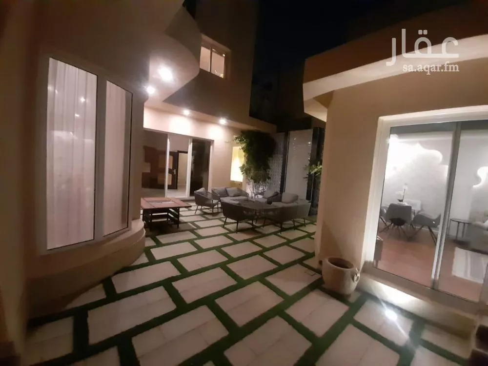5 bedroom villa in Al Nakheel 23