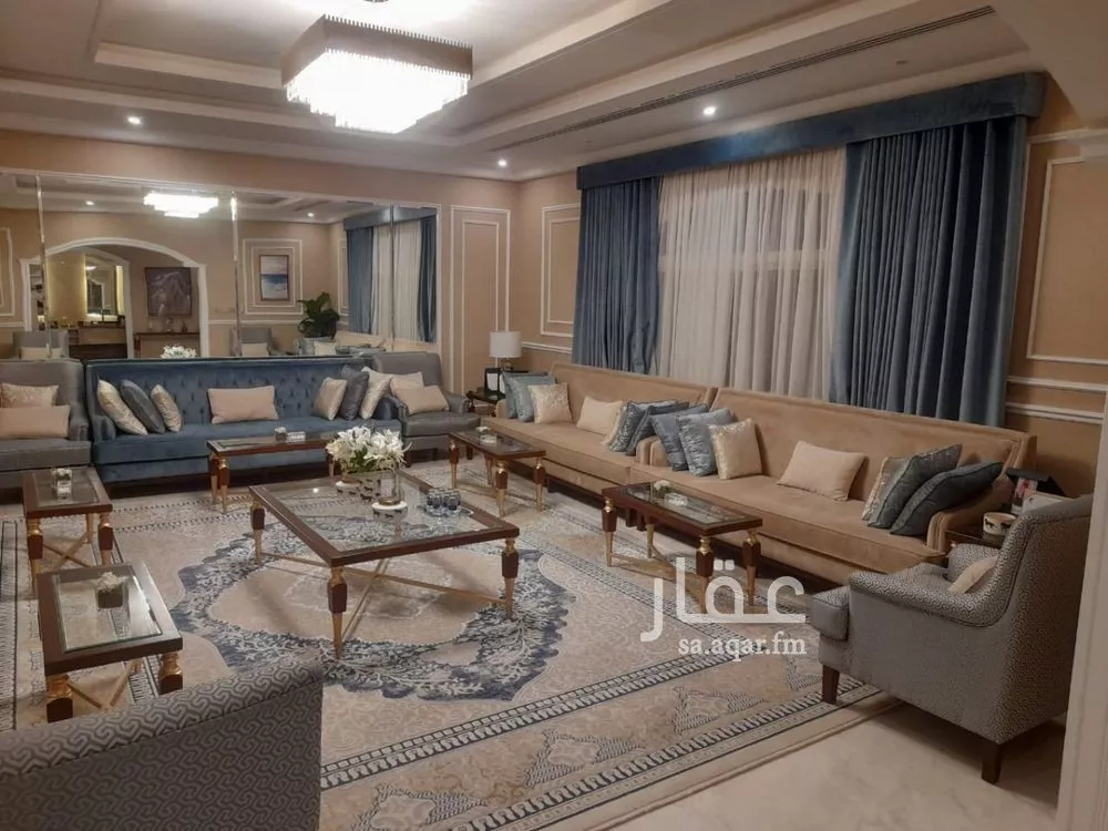 5 bedroom villa in Al Nakheel 7