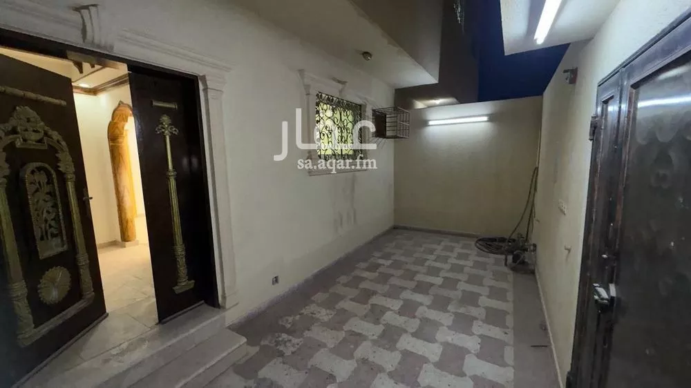 4 bedroom villa in Al Uraija Al Gharbiyah 2