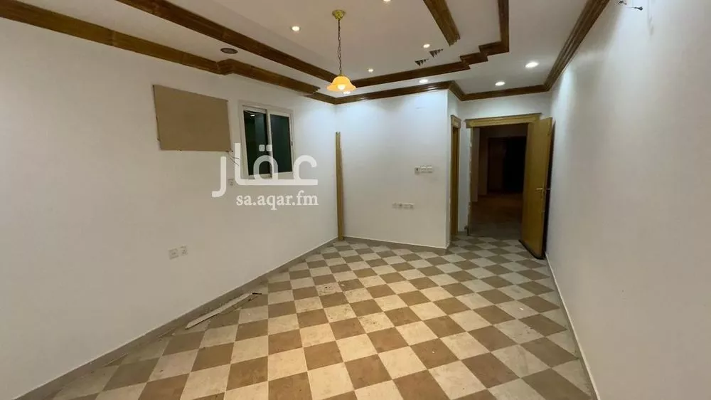 4 bedroom villa in Al Uraija Al Gharbiyah 4
