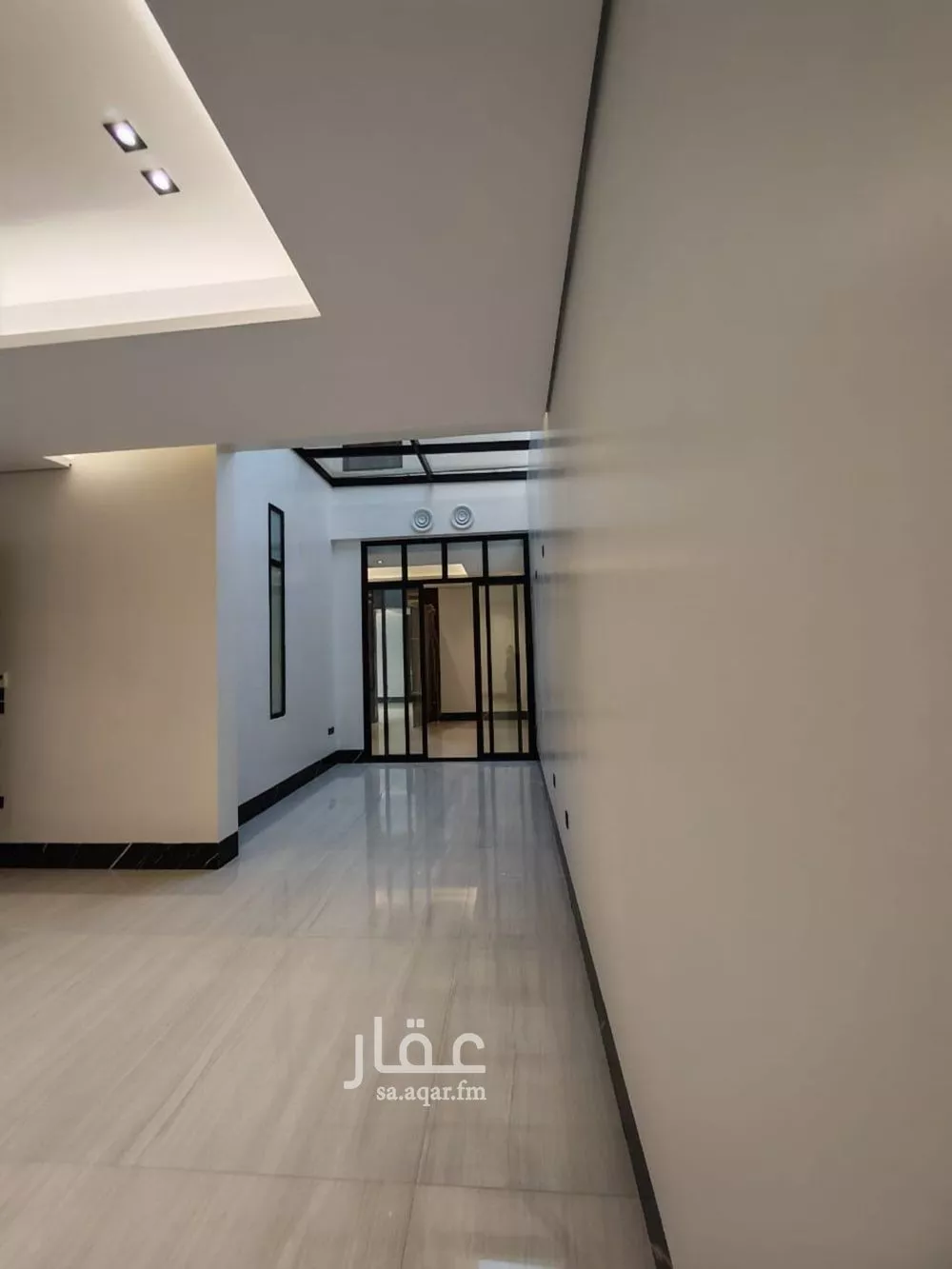 فيلا 5 غرف في الياسمين 15