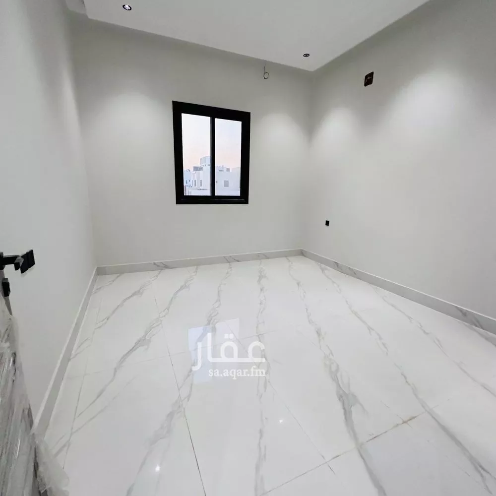 9 bedroom villa in Dhahrat Namar 11