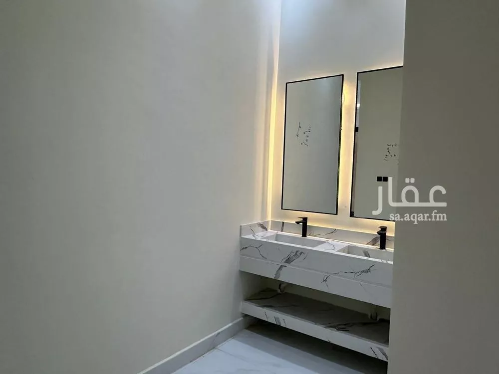 فيلا 5 غرف في الجنادرية 3