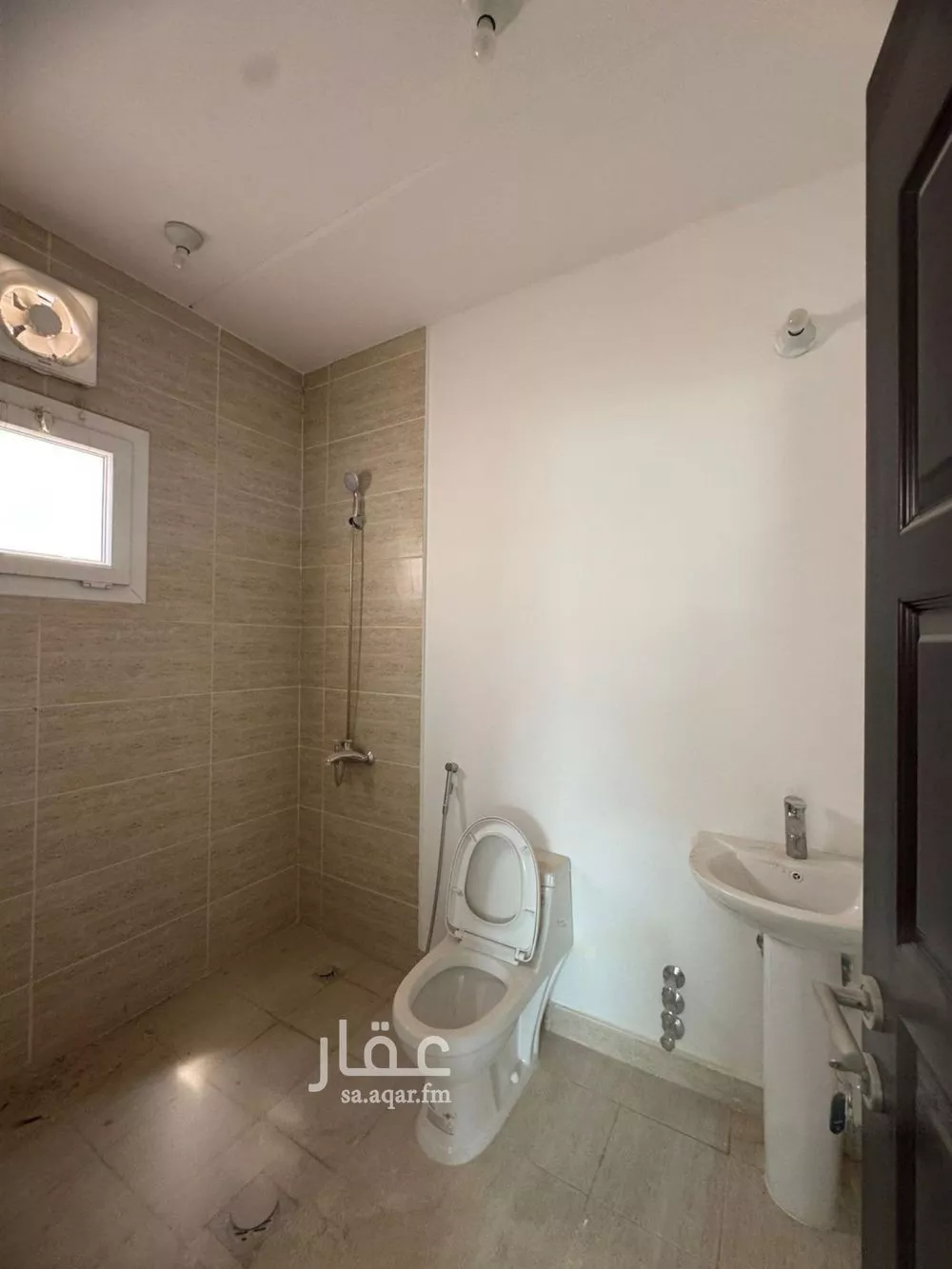 فيلا 8 غرف في العارض 8