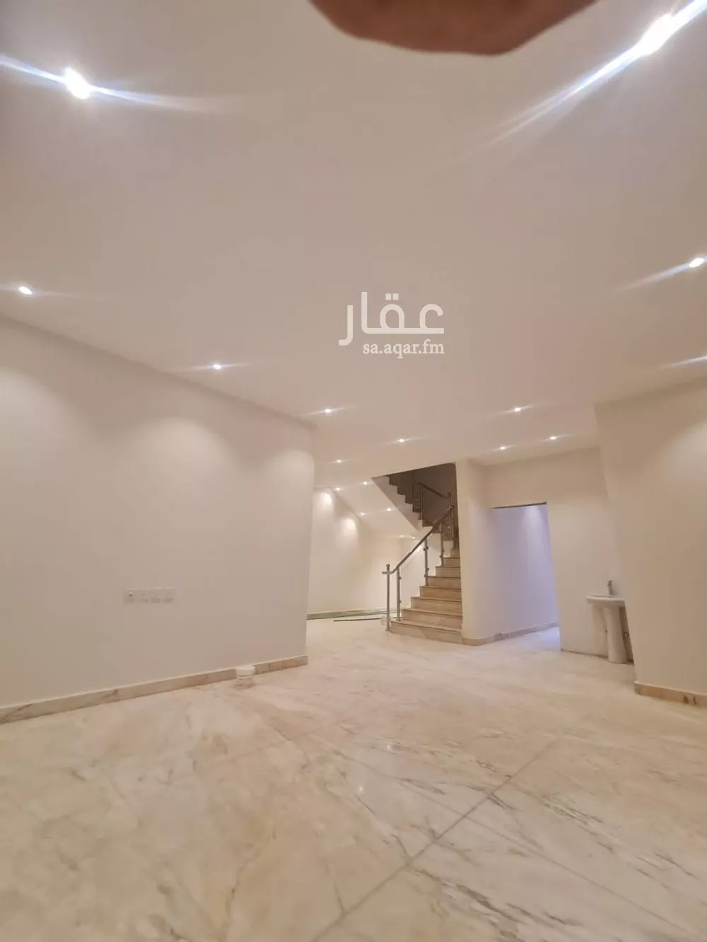 فيلا 5 غرف في الملقا 11