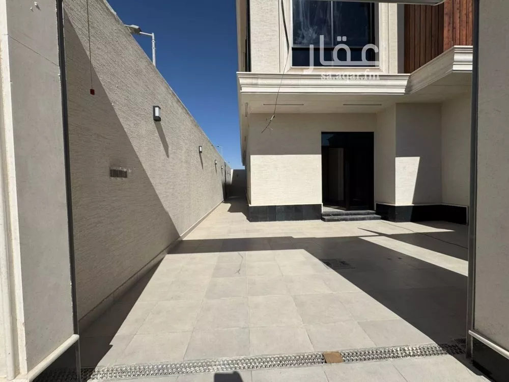 5 bedroom villa in Al Rimal 2