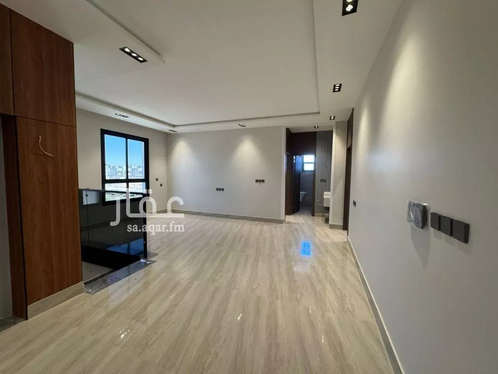 5 bedroom villa in Al Rimal 8