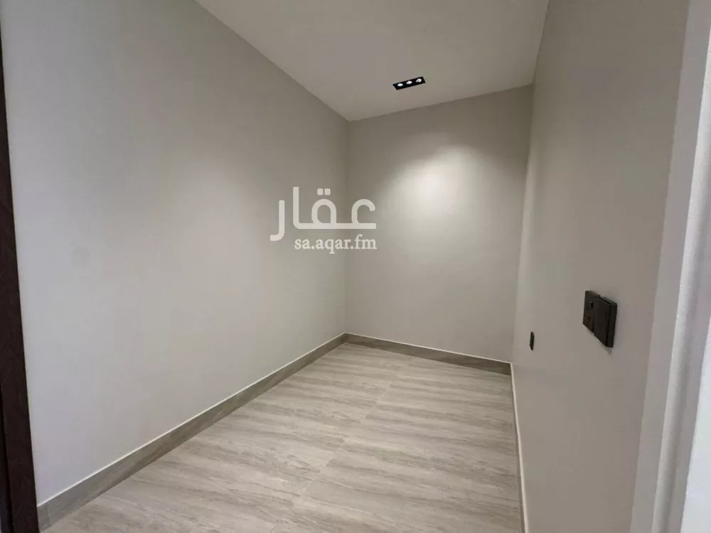 5 bedroom villa in Al Rimal 10