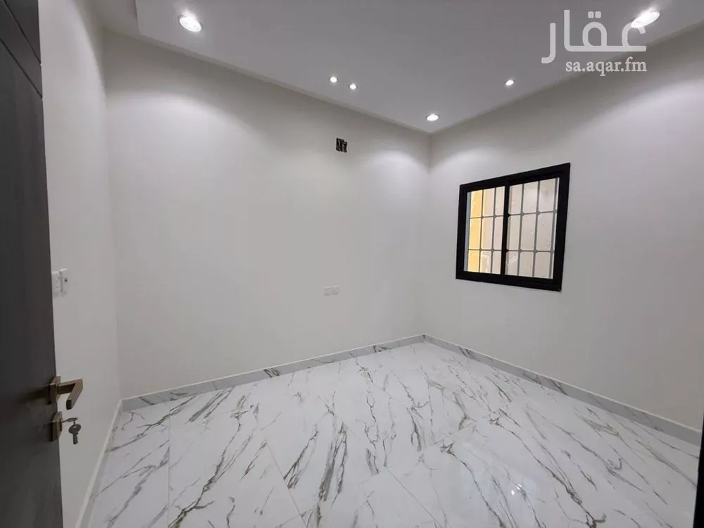 فيلا 5 غرف في العريجاء الغربية 15