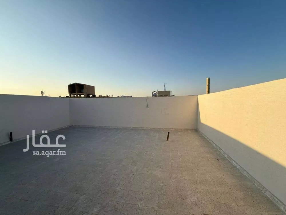 فيلا 5 غرف في العريجاء الغربية 20