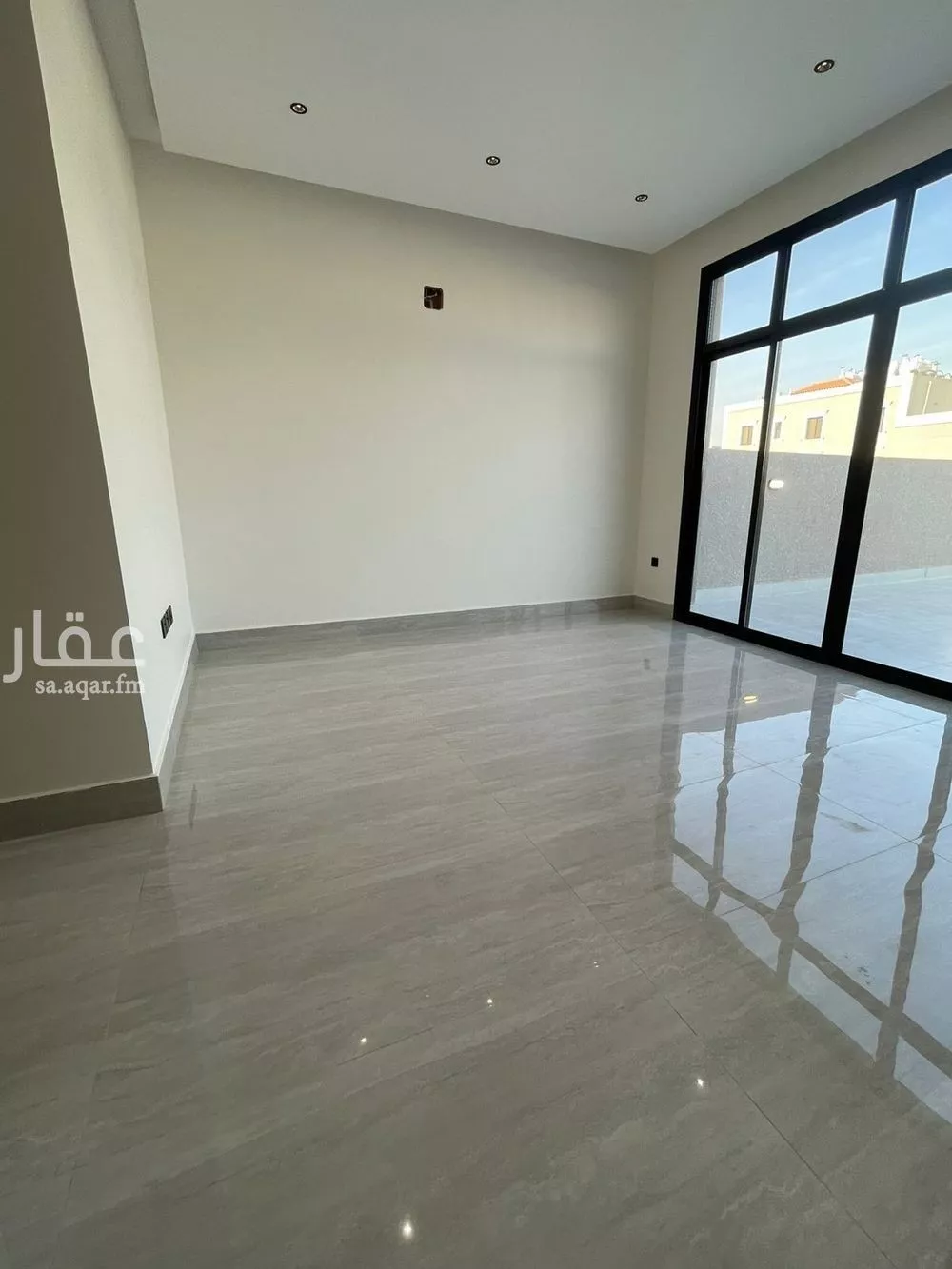 فيلا 6 غرف في النرجس 2