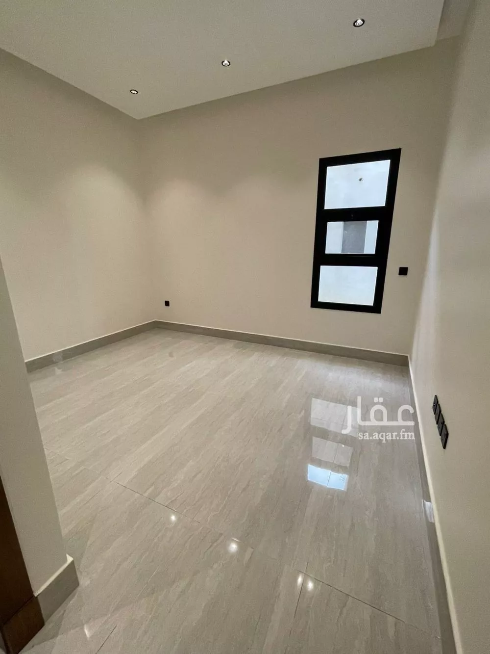 فيلا 6 غرف في النرجس 12