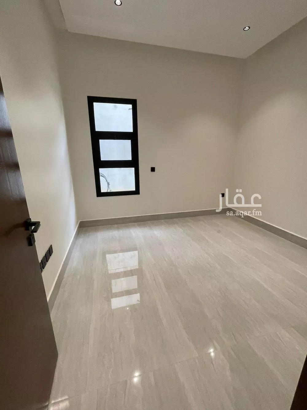 فيلا 6 غرف في النرجس 10